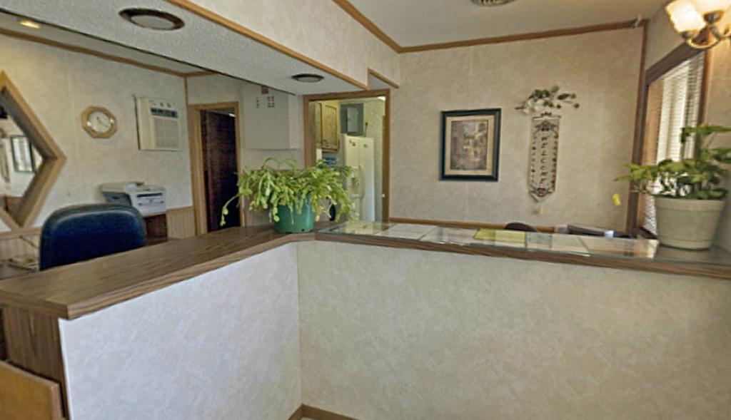 Econo Lodge Oskaloosa Экстерьер фото