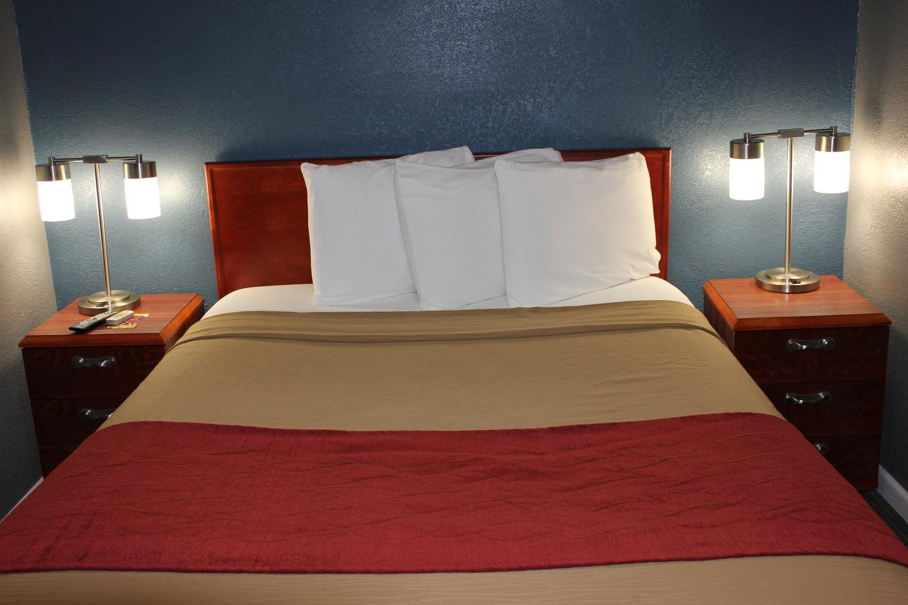 Econo Lodge Oskaloosa Экстерьер фото