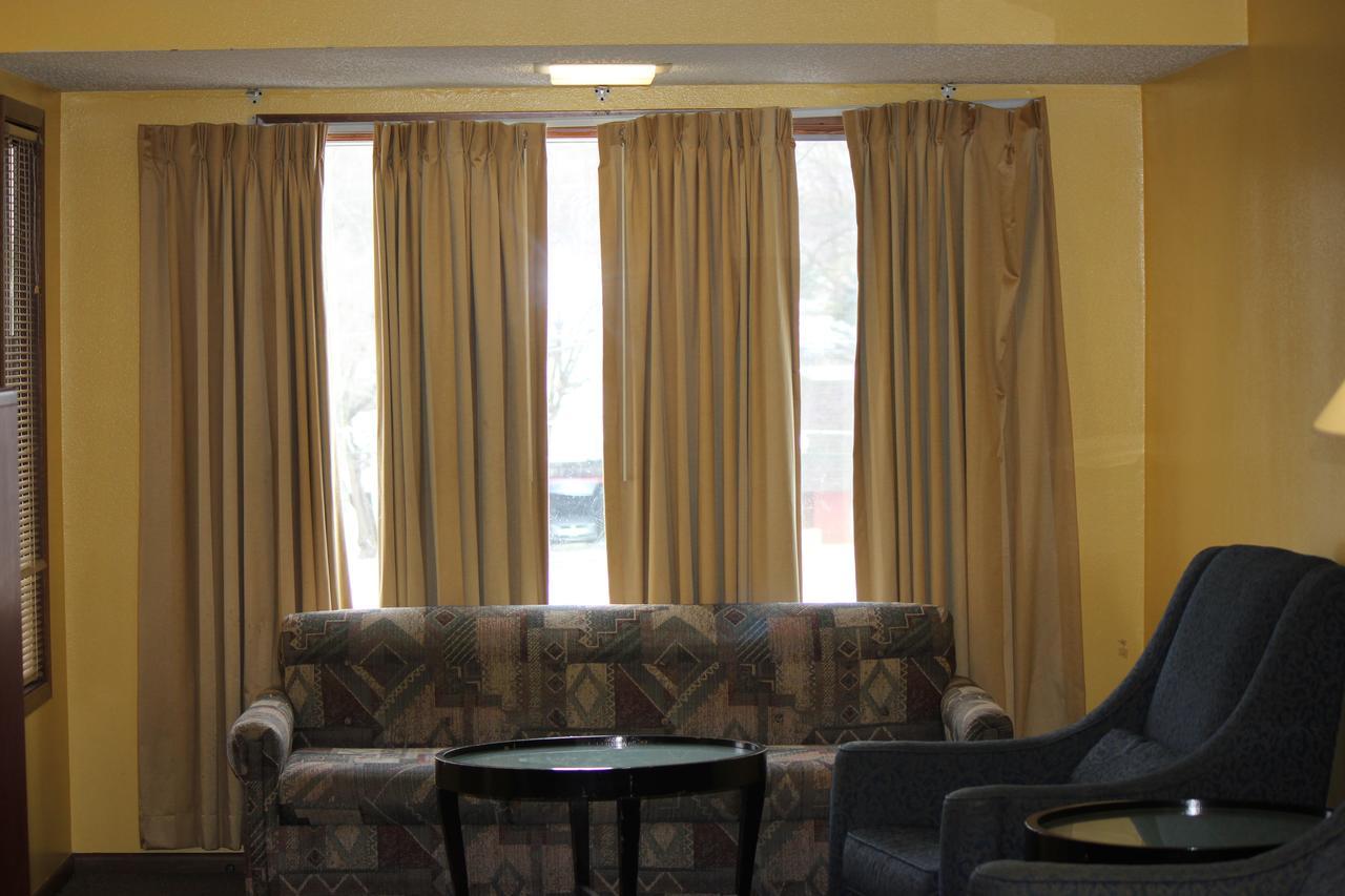 Econo Lodge Oskaloosa Экстерьер фото